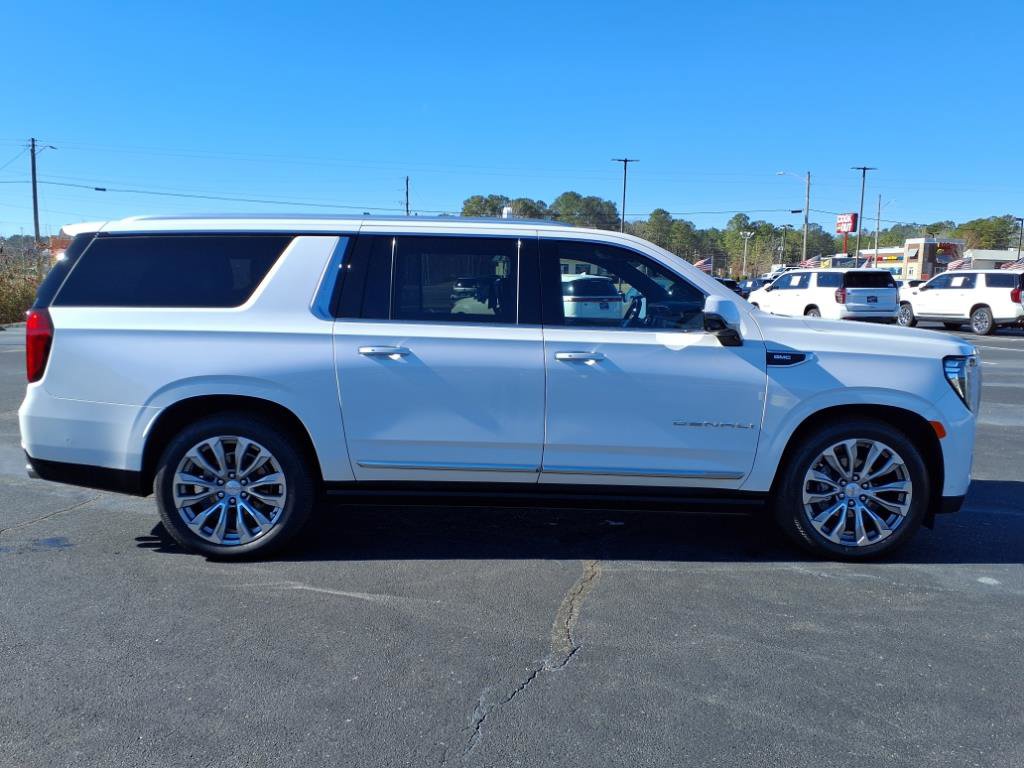 Used 2024 GMC Yukon XL Denali w/ Denali Reserve Package image 28