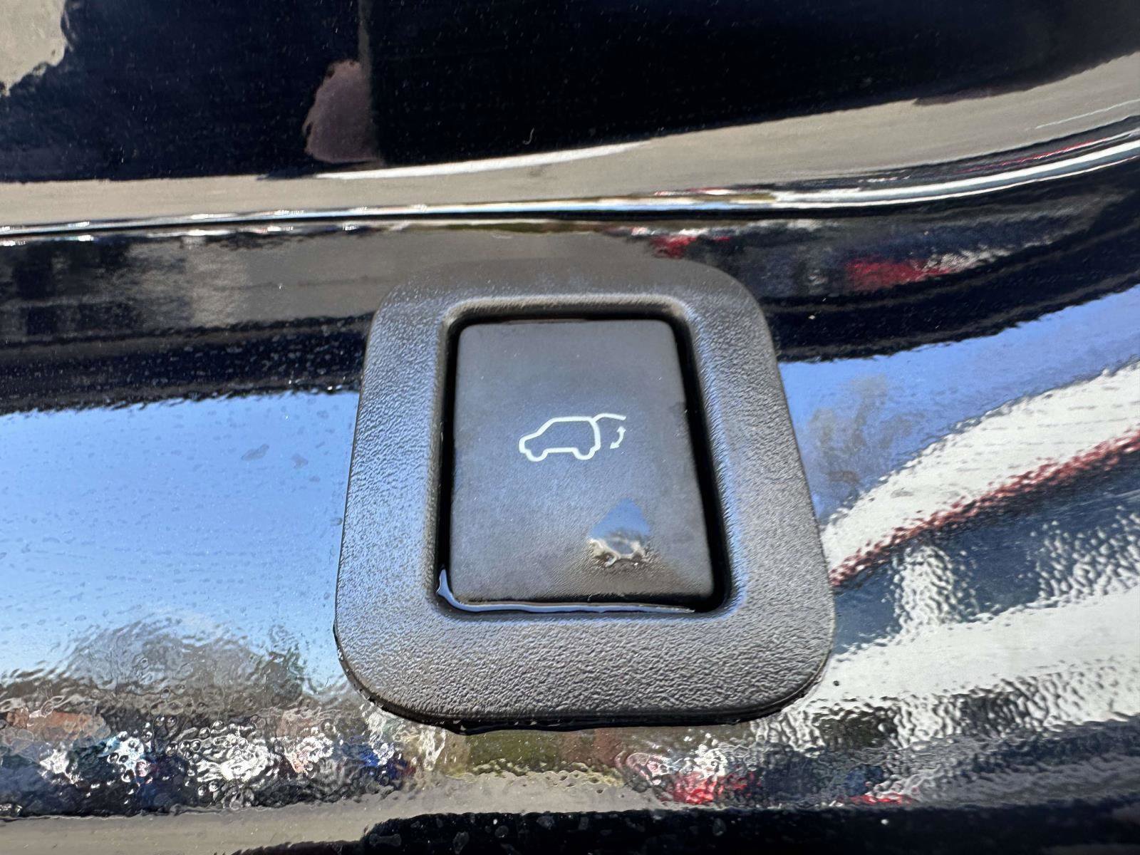 Used 2019 Toyota Highlander XLE AWD/4WD image 13