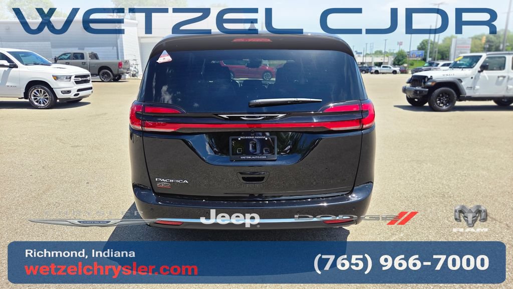New 2027 Chrysler Pacifica Select FWD image 6