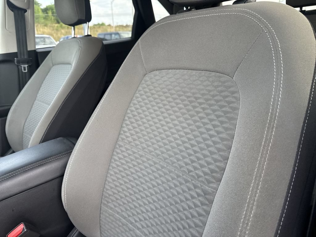 Used 2022 Ford Escape SE w/ SE Sport Appearance Package AWD/4WD image 9