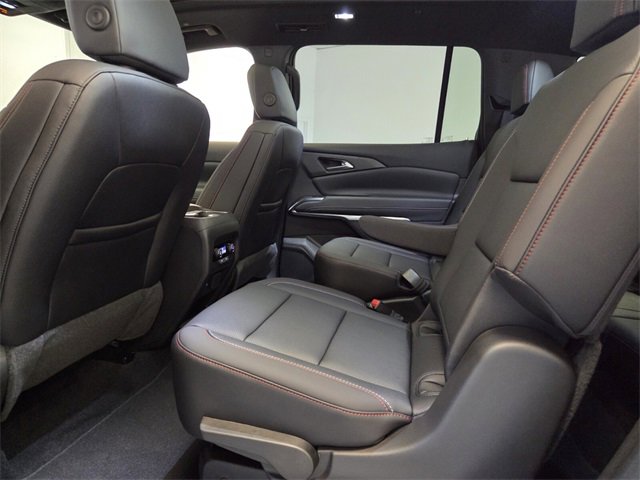 Used 2025 Chevrolet Traverse Z71 w/ Driver Confidence Package image 13