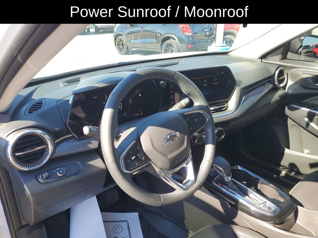 Used 2025 Chevrolet Trax ACTIV w/ Sunroof Package image 9