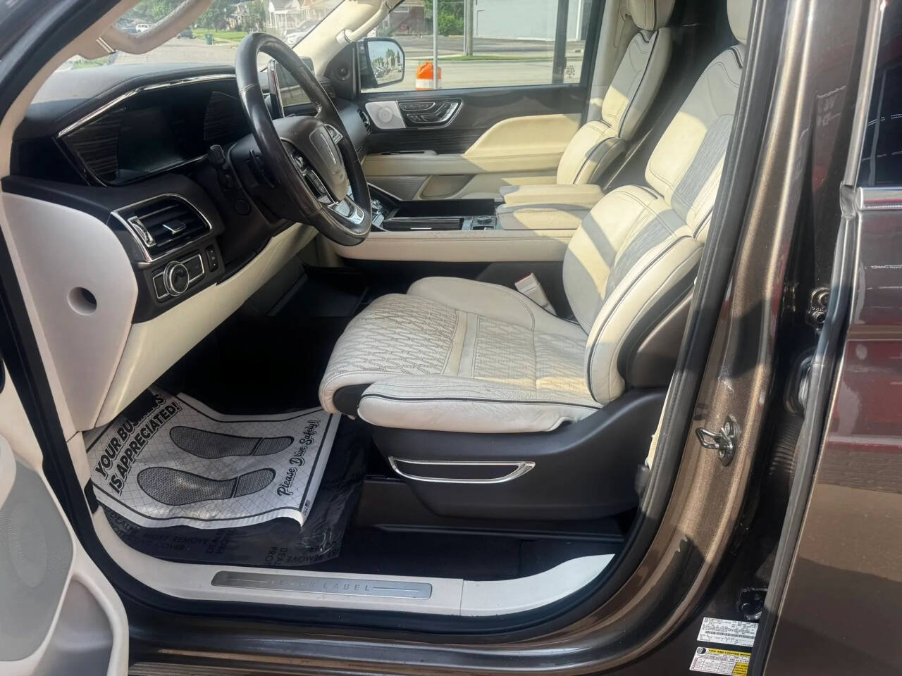Used 2018 Lincoln Navigator L Black Label w/ Cargo Package AWD/4WD image 8