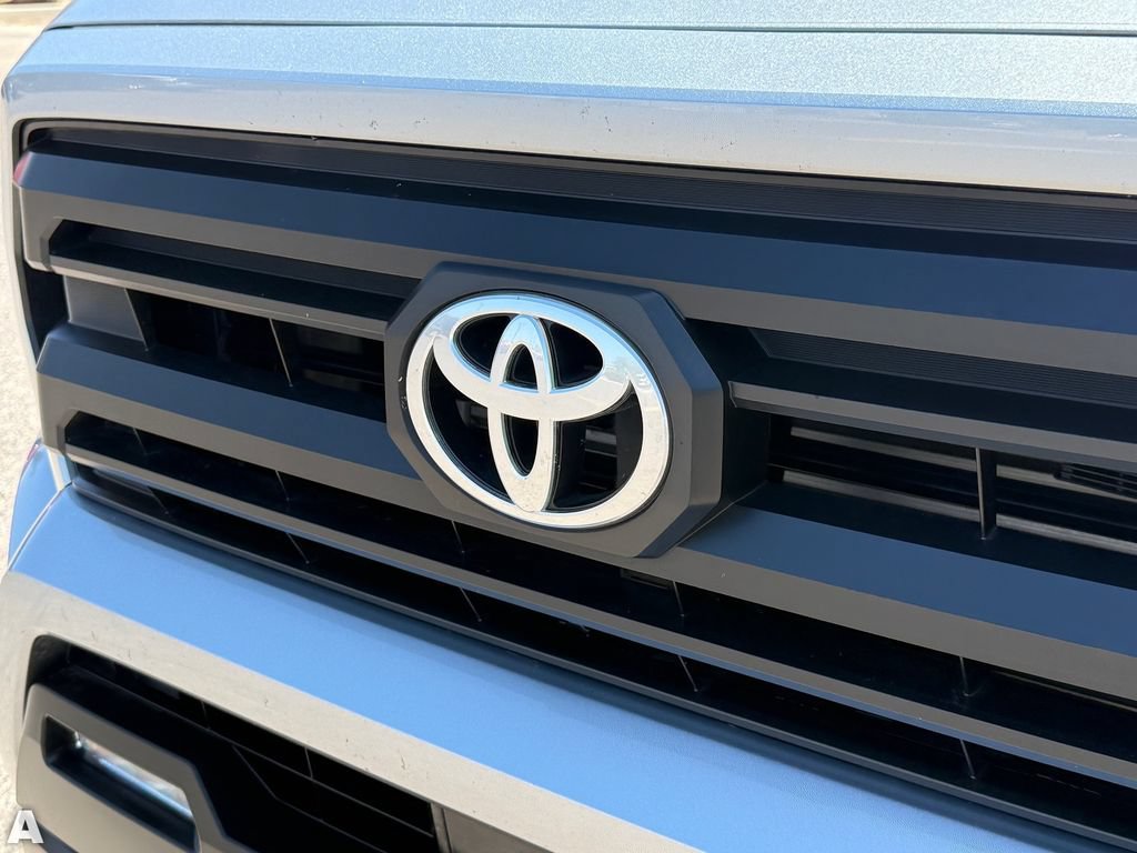 Used 2024 Toyota Tacoma SR5 AWD/4WD image 31
