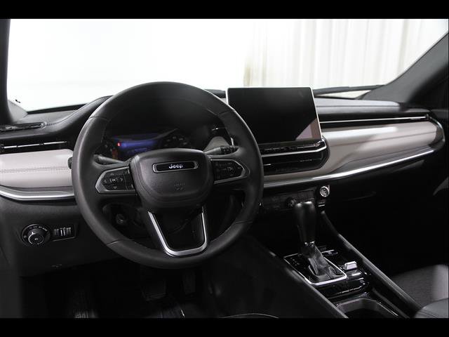 Used 2025 Jeep Compass Limited AWD/4WD image 6