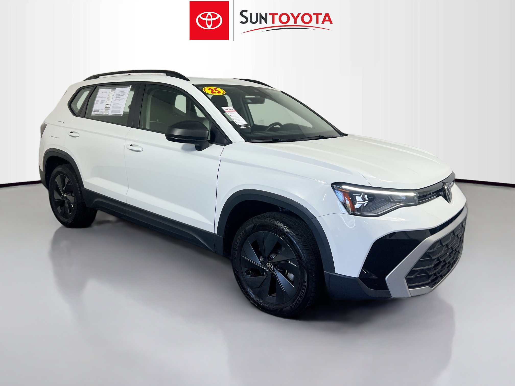 Used 2025 Volkswagen Taos S FWD image 1