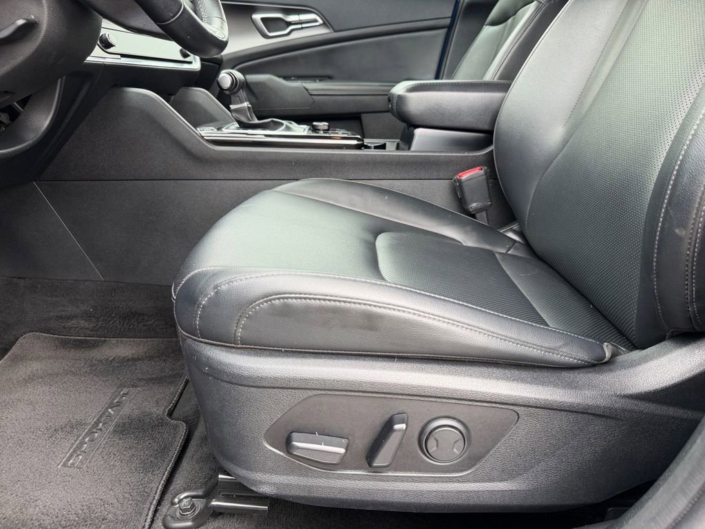 Used 2023 Kia Sportage EX FWD image 11