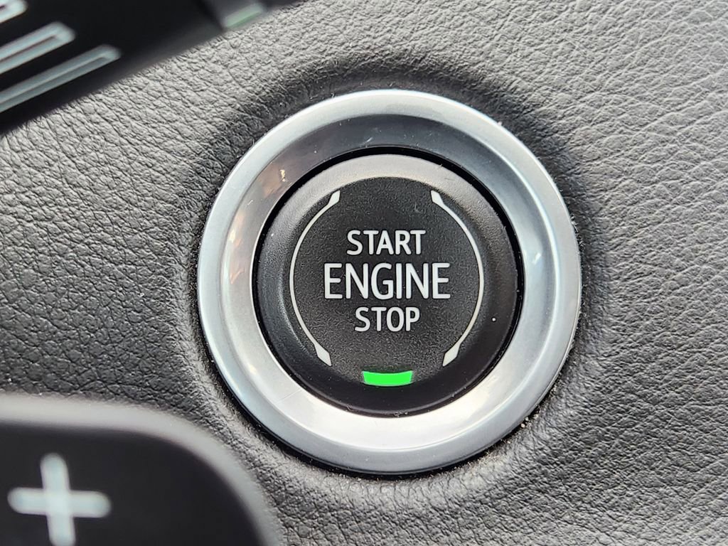 Certified 2023 Cadillac XT4 Premium Luxury w/ Cold Weather Package image 21