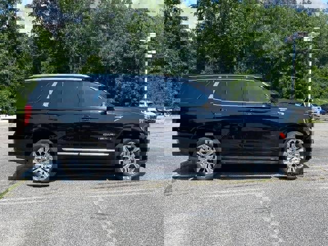 Certified 2022 GMC Yukon Denali image 2