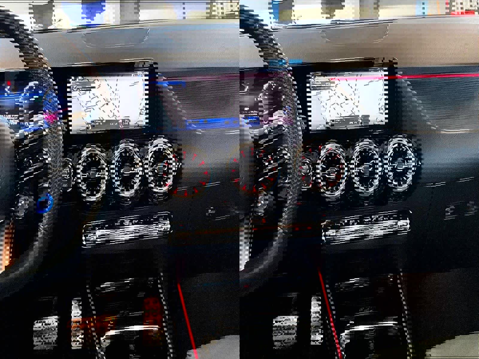 Used 2025 Mercedes-Benz GLA 35 AMG 4MATIC image 18