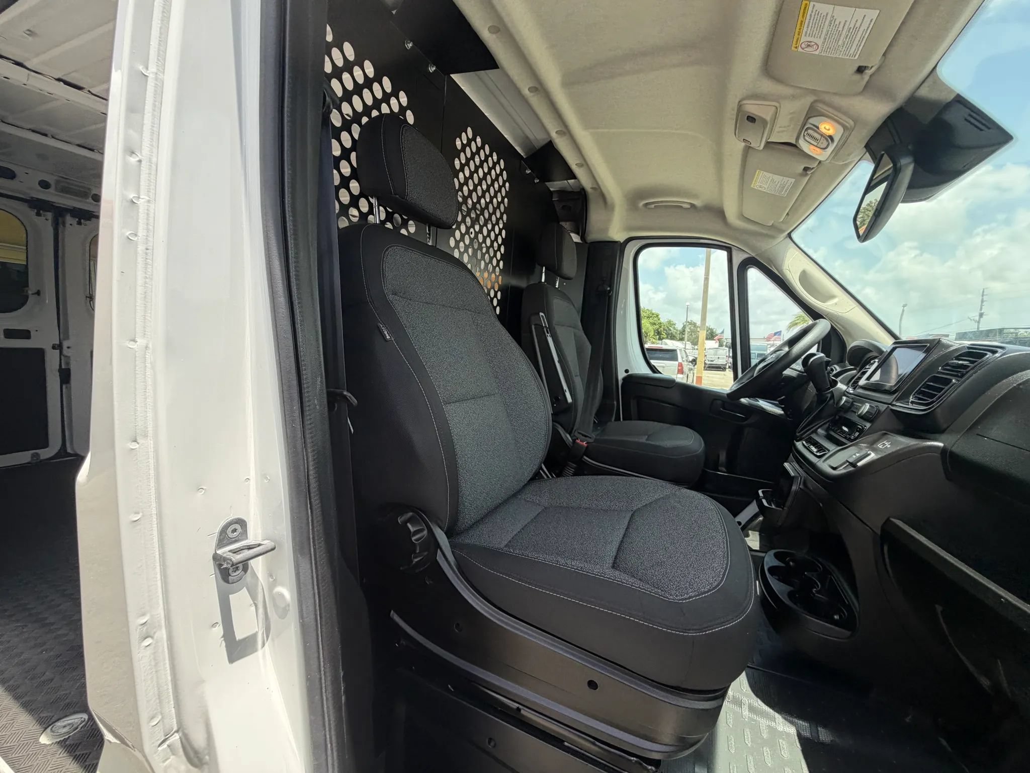 Used 2025 RAM ProMaster 2500 w/ U-Haul Equipment Group FWD image 19
