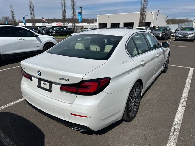 Used 2021 BMW 530i xDrive w/ Premium Package image 5