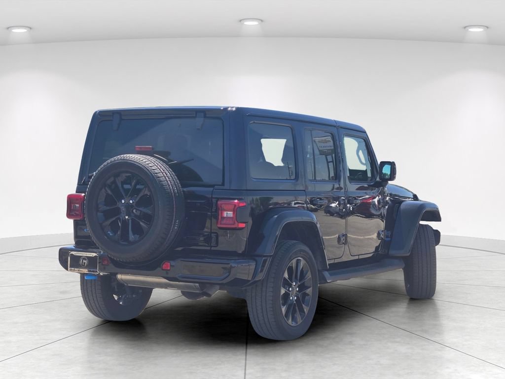 Used 2021 Jeep Wrangler Unlimited Sahara AWD/4WD image 3