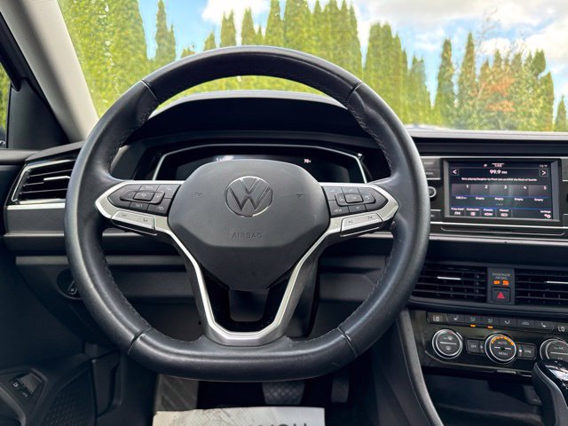 Used 2024 Volkswagen Jetta SE FWD image 19