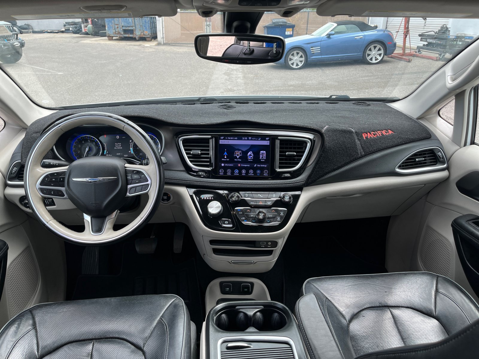 Certified 2018 Chrysler Pacifica Limited FWD image 33