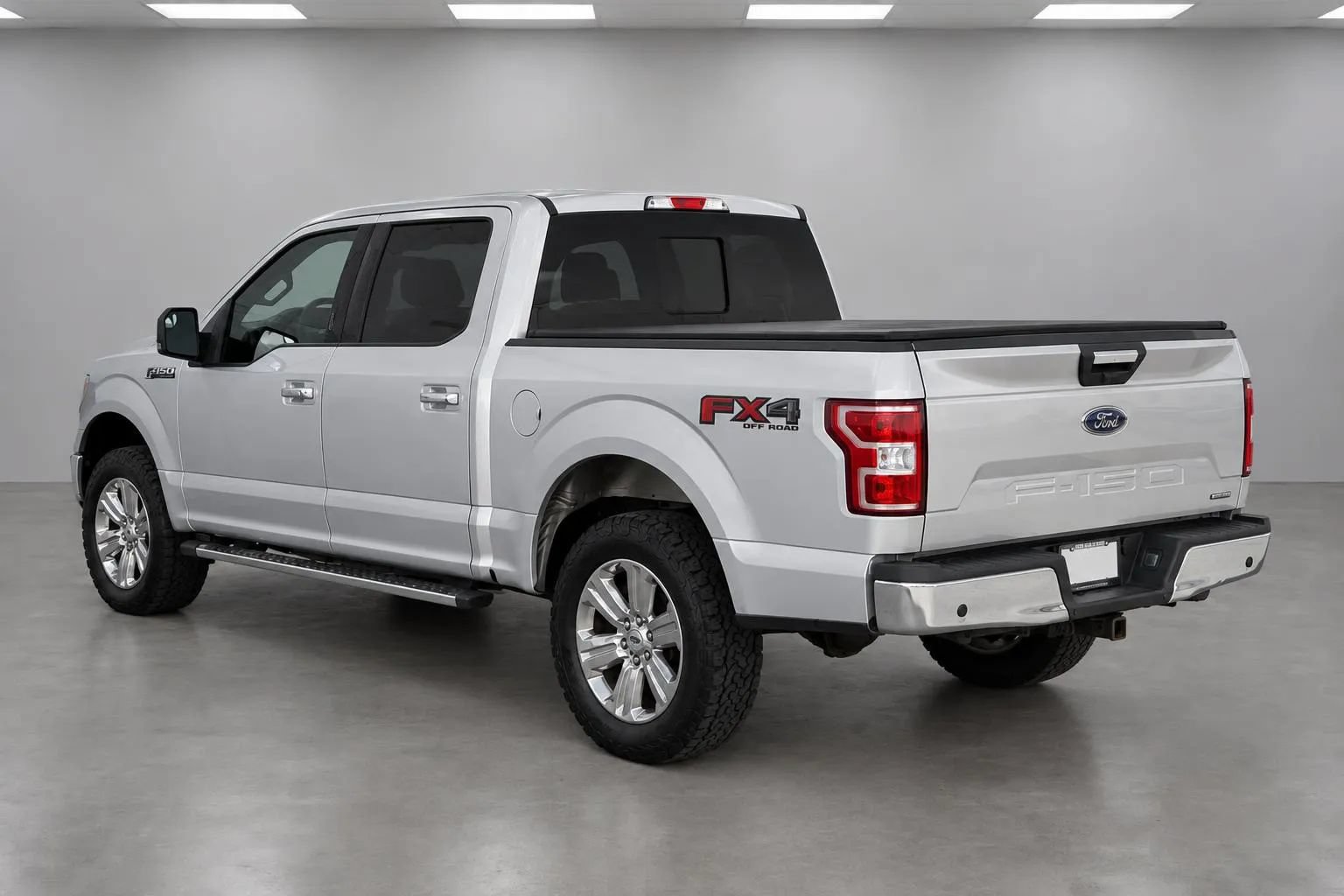 Used 2019 Ford F150 XLT w/ Equipment Group 302A Luxury AWD/4WD image 4