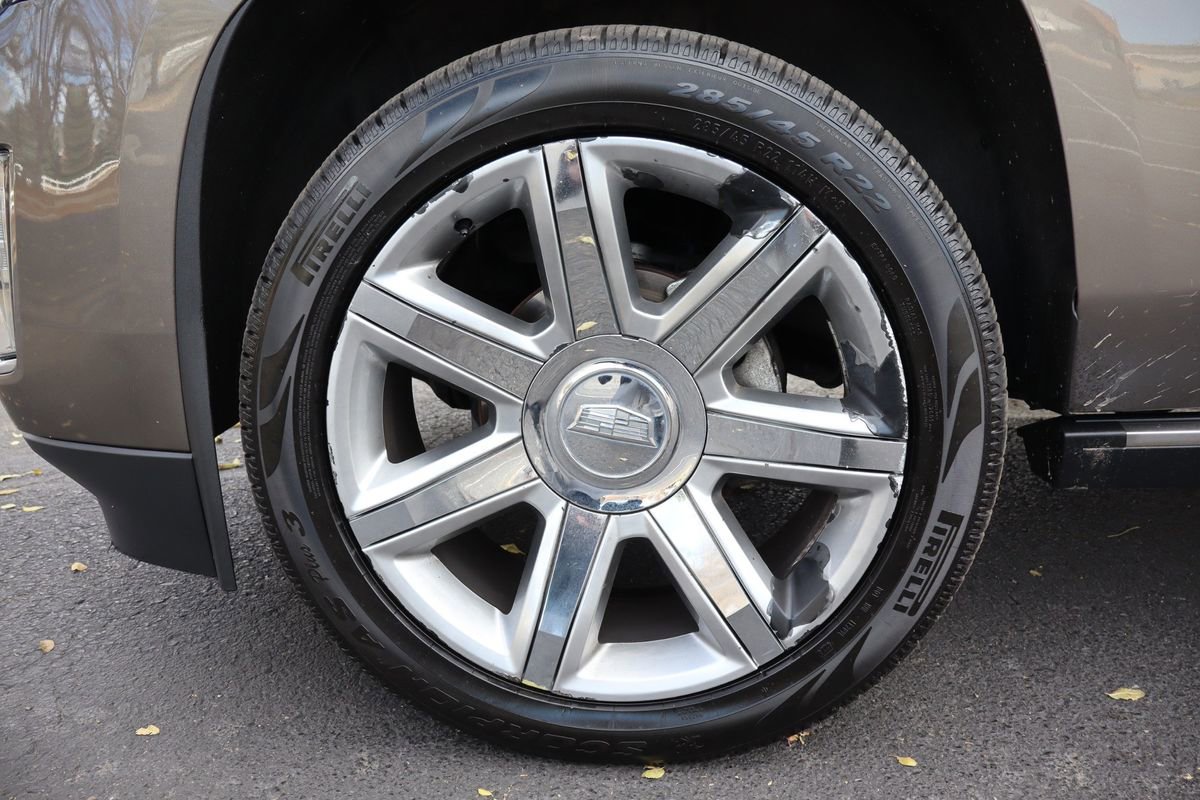 Used 2016 Cadillac Escalade ESV Premium image 43