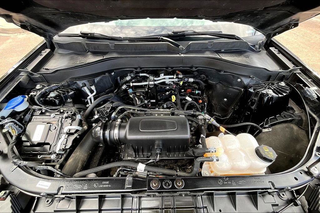 Used 2023 Ford Explorer XLT w/ Equipment Group 202A image 9