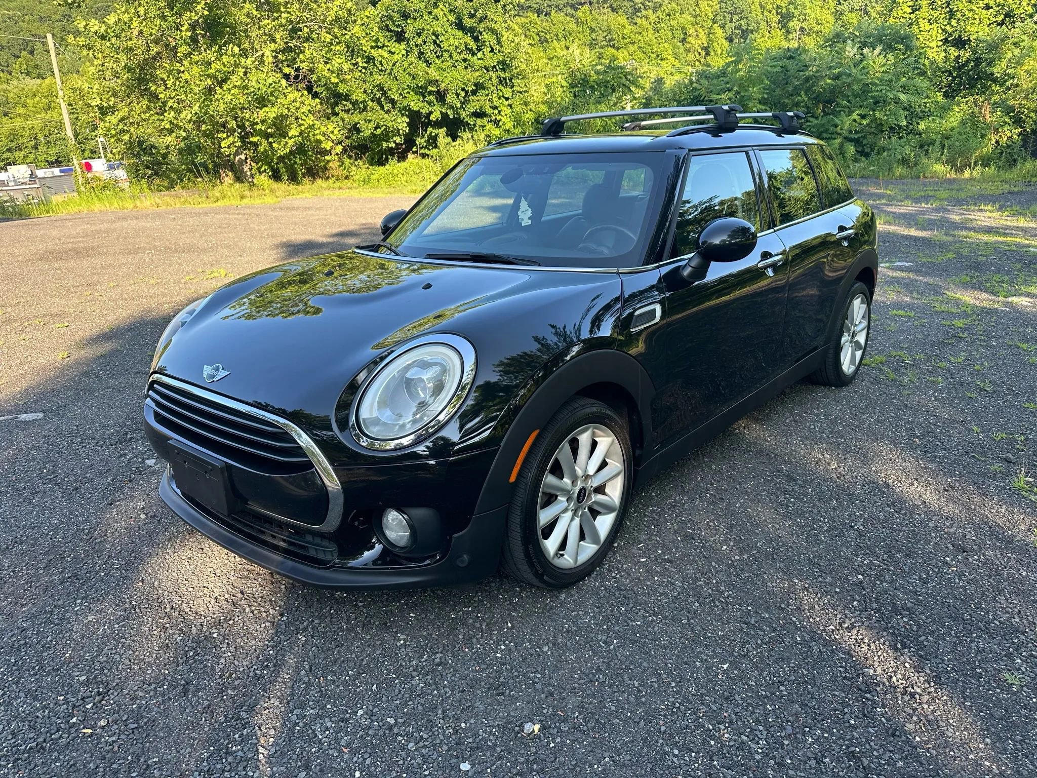 Used 2016 MINI Cooper Clubman Cooper Hatchback 4D image 1
