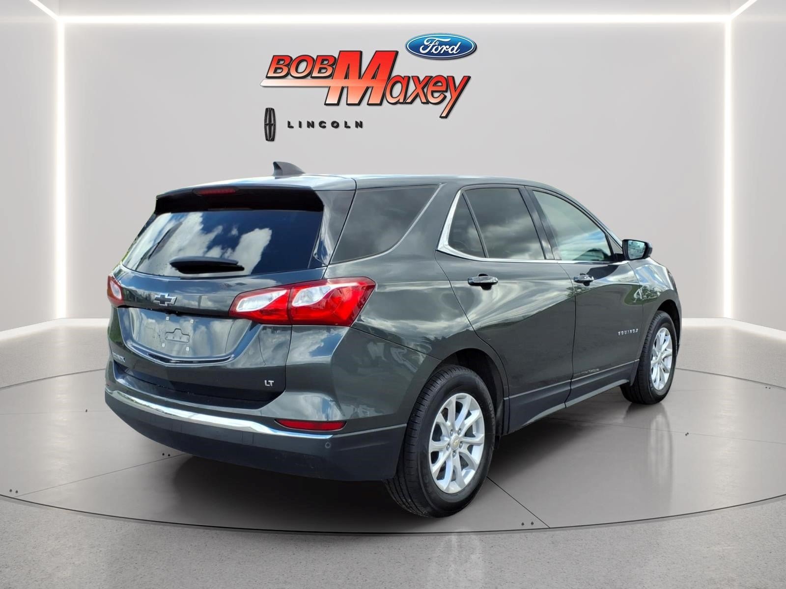 Used 2020 Chevrolet Equinox LT w/ Driver Convenience Package FWD image 4