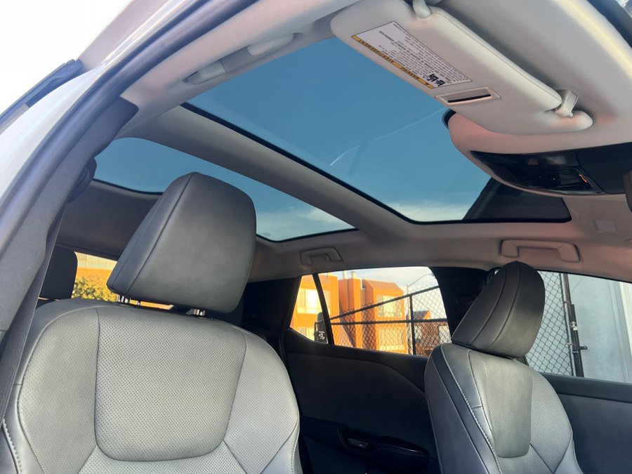 Used 2023 Lexus RZ 450e Premium image 35