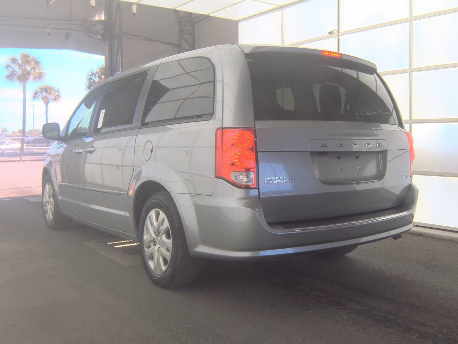 Used 2017 Dodge Grand Caravan SE w/ Power Window Group FWD image 13