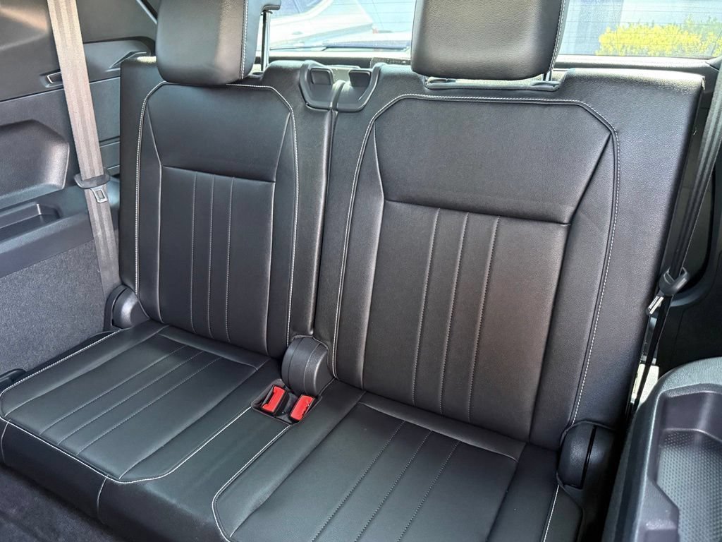 Used 2023 Volkswagen Tiguan SE R-Line FWD image 26