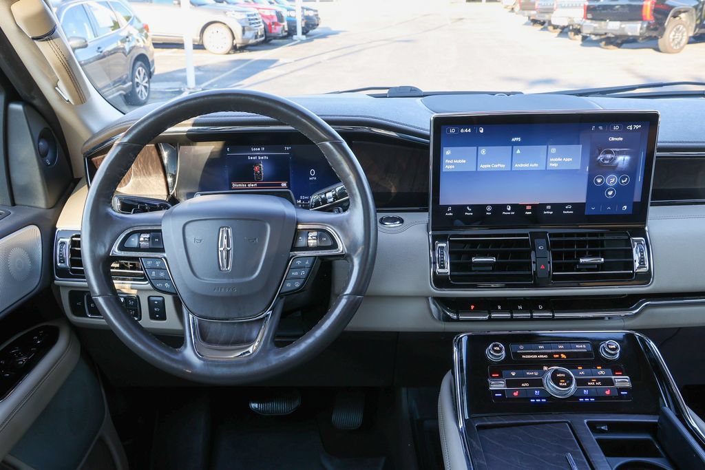 Used 2022 Lincoln Navigator Reserve AWD/4WD image 5
