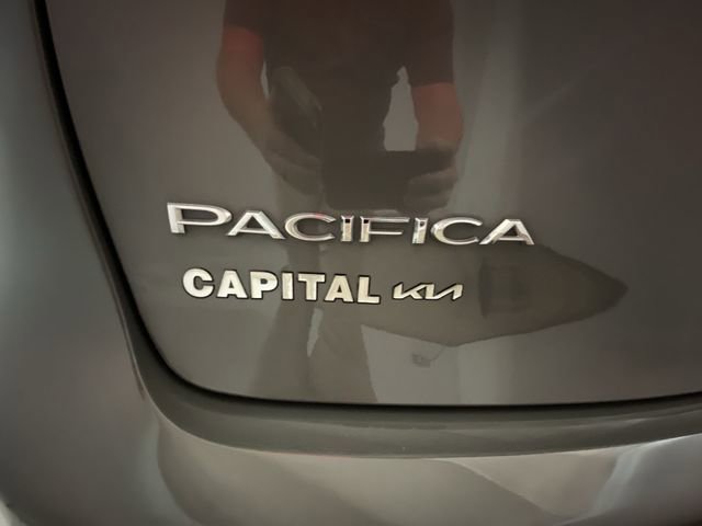 Used 2022 Chrysler Pacifica Touring-L FWD image 26