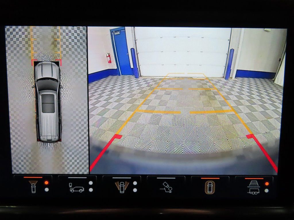 Used 2024 GMC Yukon XL Denali Ultimate image 17