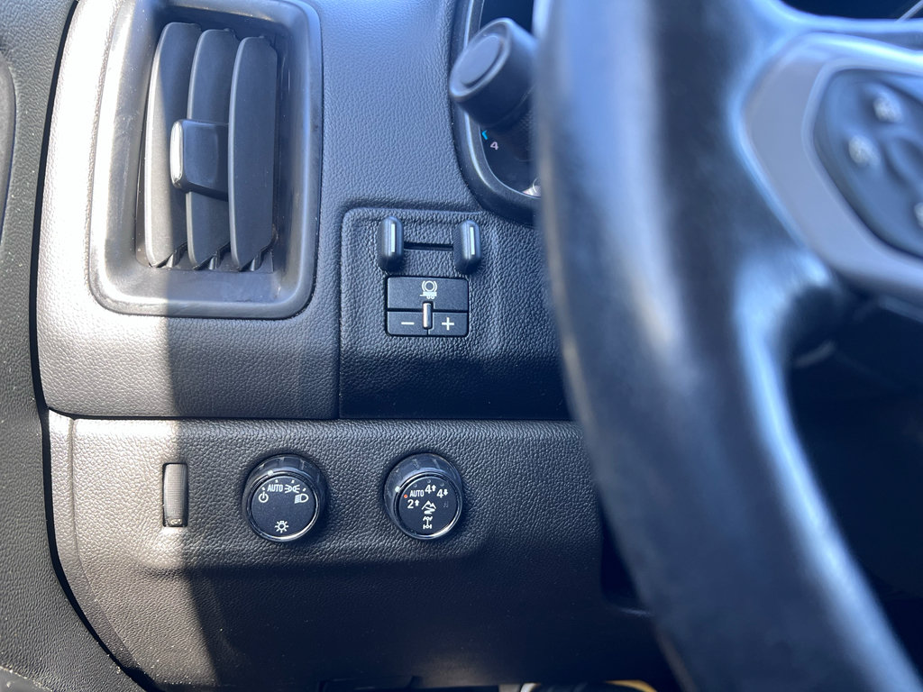 Used 2022 Chevrolet Colorado ZR2 AWD/4WD image 19