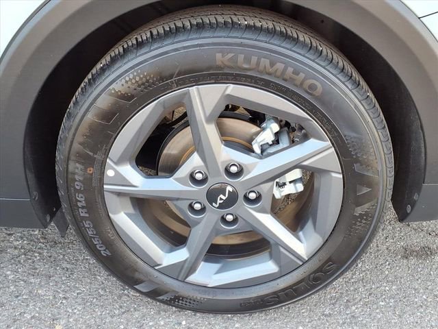 Used 2025 Kia K4 LXS image 7