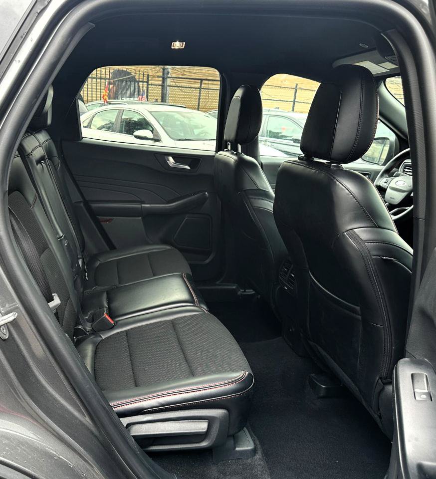 Used 2025 Ford Escape ST-Line FWD image 25