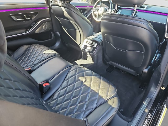 Used 2022 Mercedes-Benz S 580 4MATIC Sedan w/ AMG Line Package image 13