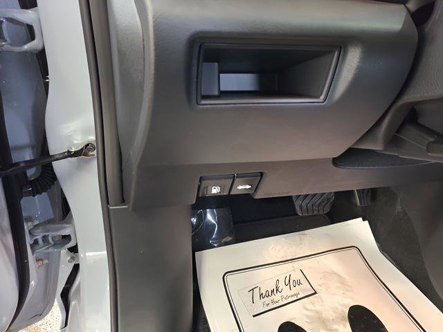 New 2025 Nissan Versa SR w/ Trunk Package FWD image 8