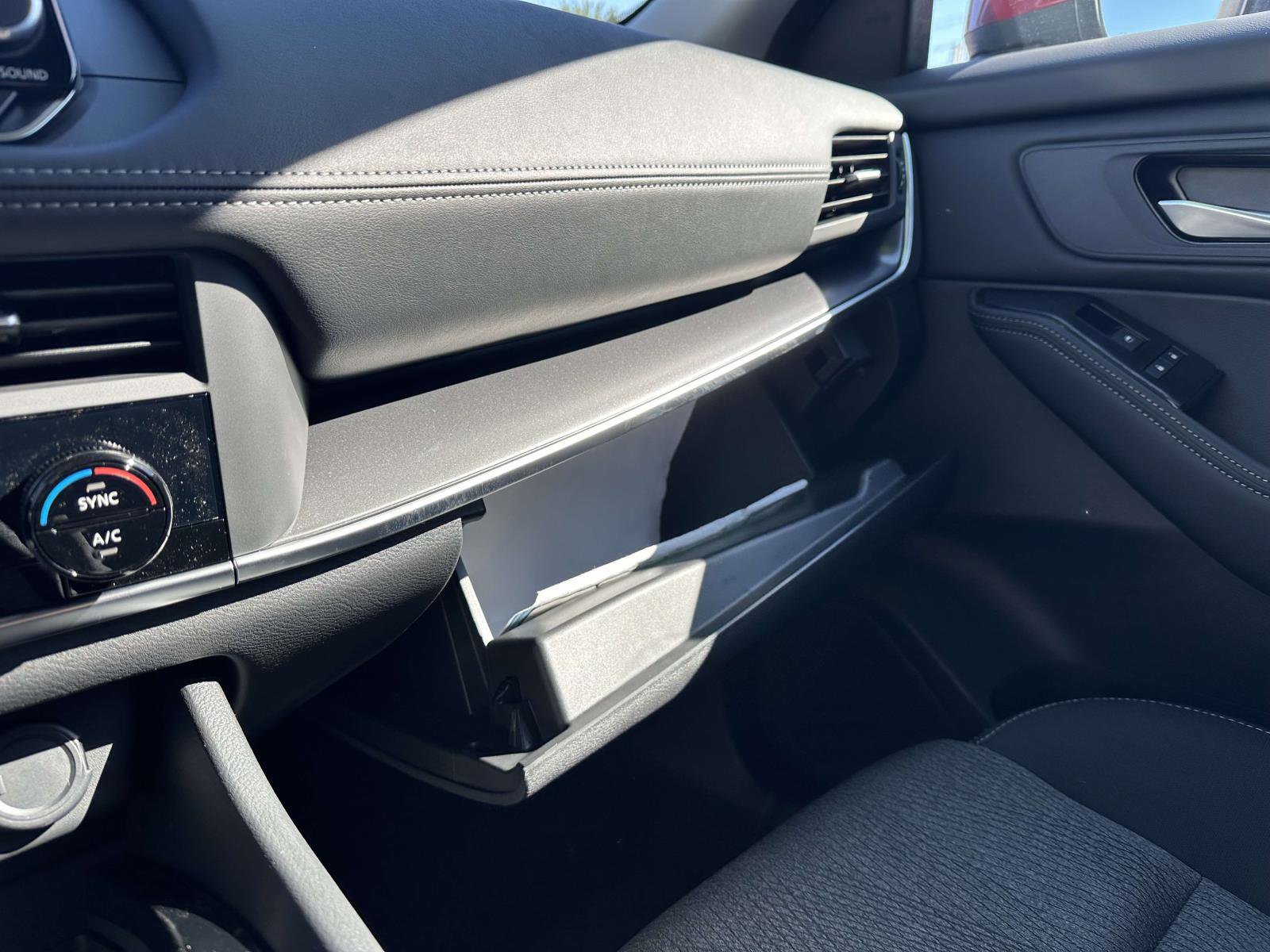 Used 2026 Nissan Rogue SV image 18