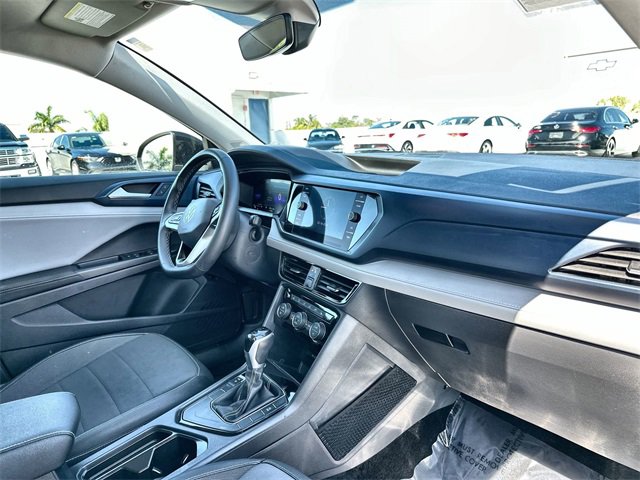 Used 2024 Volkswagen Taos SE image 30