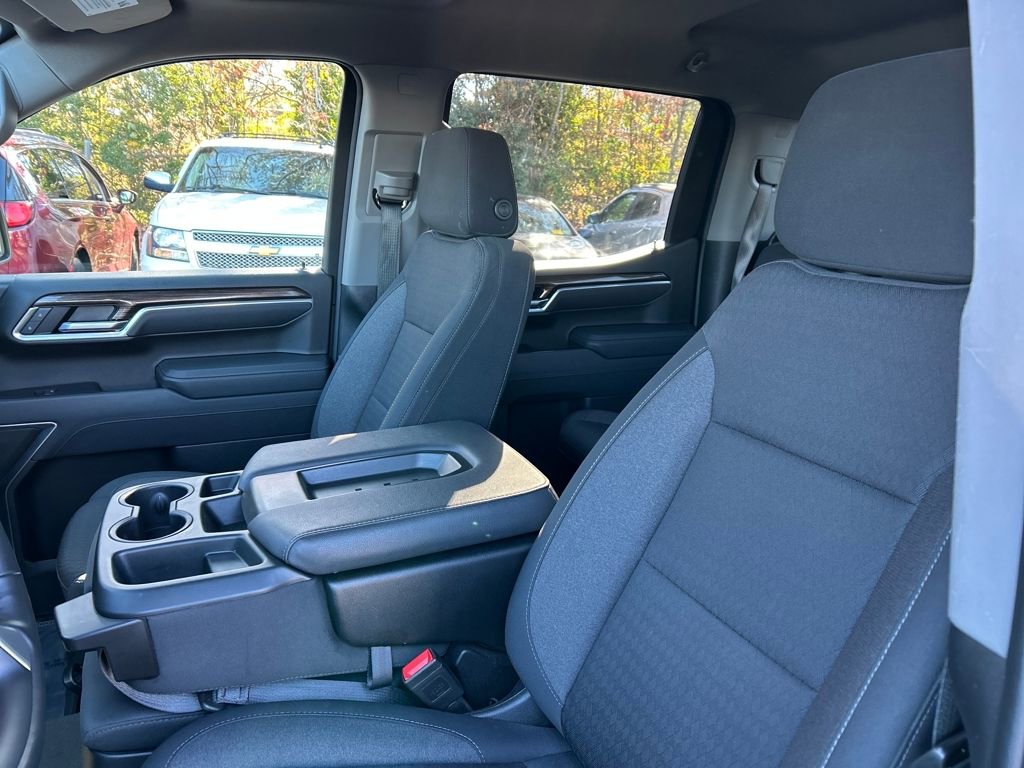 Used 2025 Chevrolet Silverado 1500 LT image 16