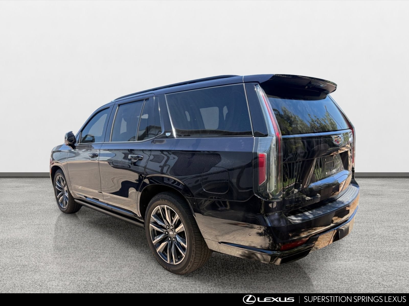 Used 2021 Cadillac Escalade Sport w/ Driver Assist Tech Package AWD/4WD image 4