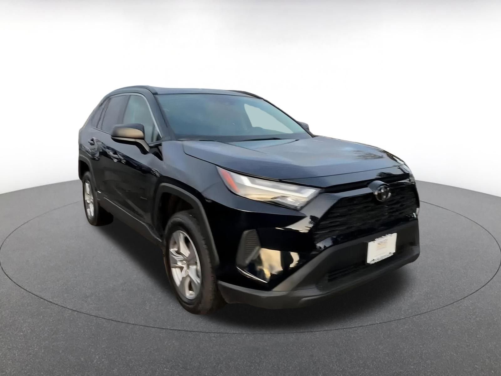 Used 2025 Toyota RAV4 LE image 3