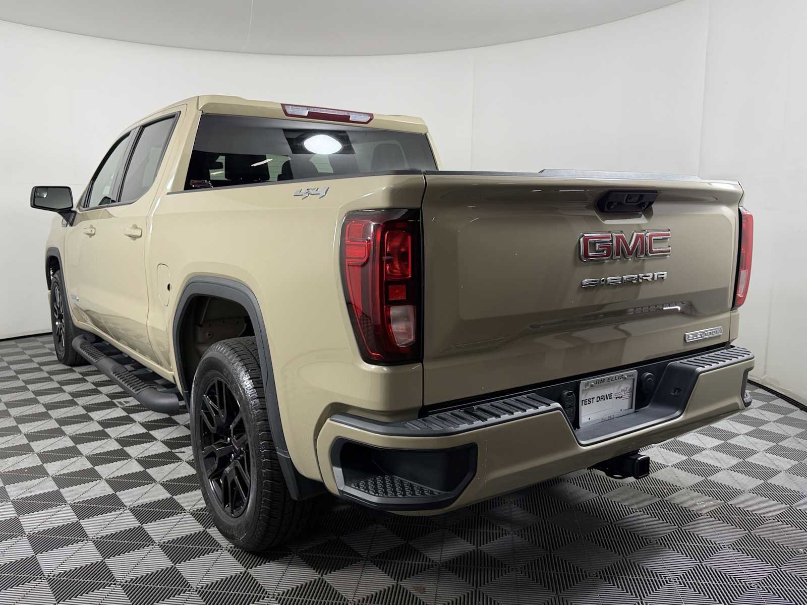 Used 2023 GMC Sierra 1500 Elevation AWD/4WD image 4