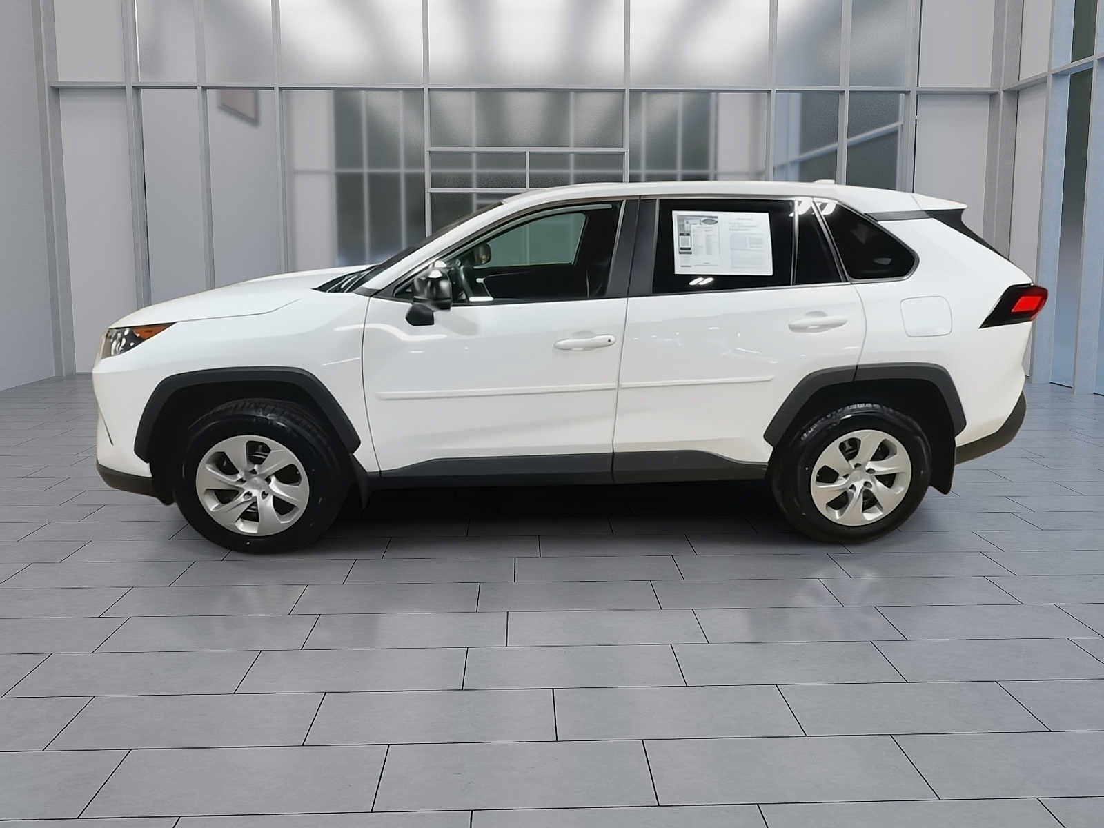Used 2022 Toyota RAV4 LE AWD/4WD image 5