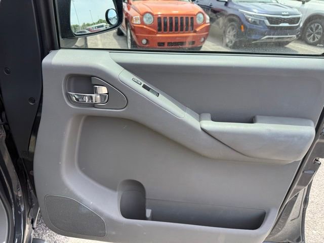 Used 2013 Nissan Frontier SV RWD image 13