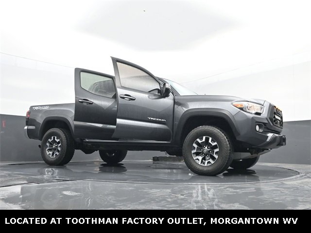 Used 2022 Toyota Tacoma TRD Off-Road image 30