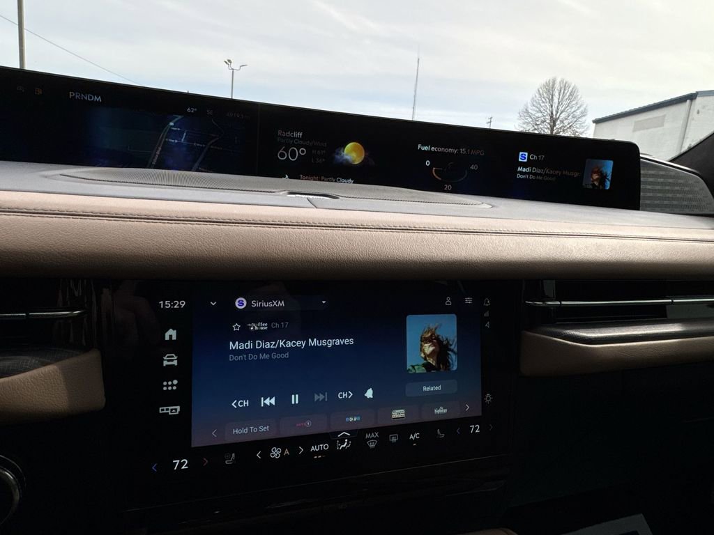 Used 2025 Lincoln Navigator Black Label image 16