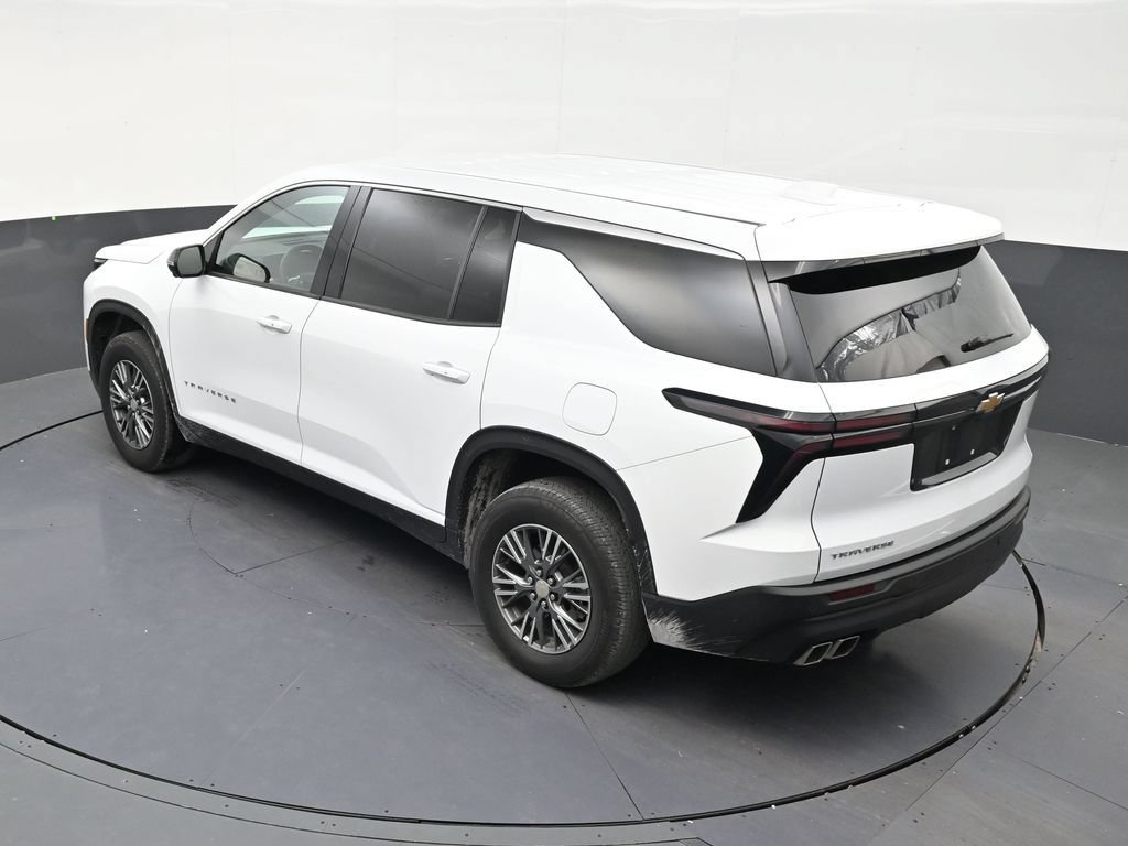 Used 2024 Chevrolet Traverse LS FWD image 14