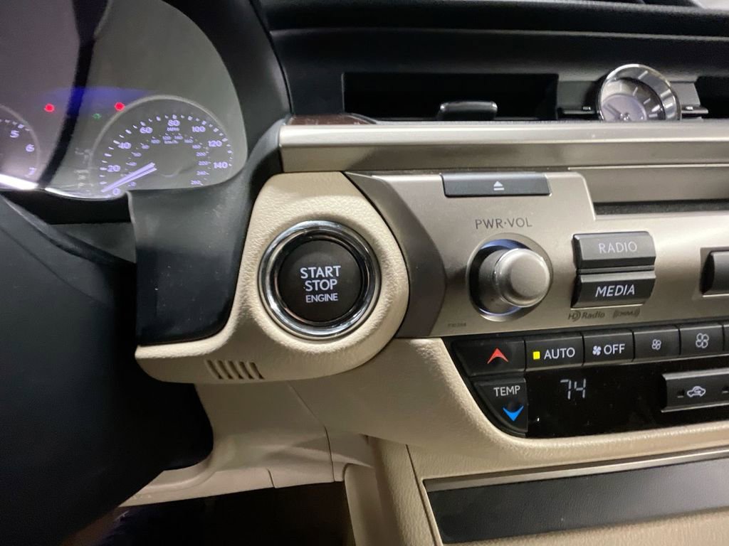 Used 2013 Lexus ES 350 image 16