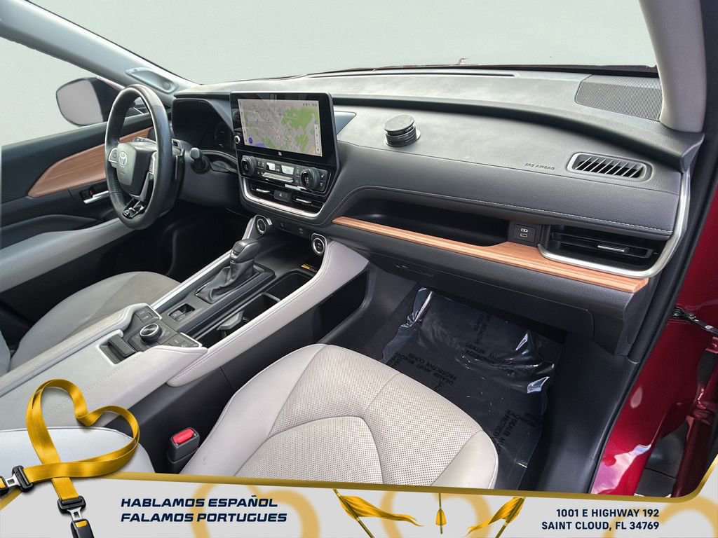 Used 2025 Toyota Grand Highlander AWD image 34