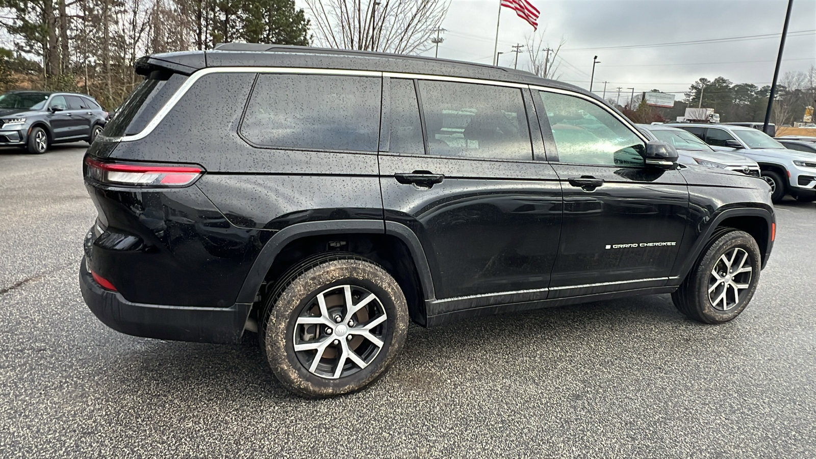 Used 2024 Jeep Grand Cherokee L Limited w/ Luxury Tech Group II image 8