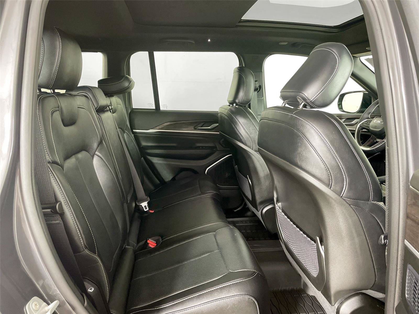 Used 2026 Jeep Grand Cherokee Limited AWD/4WD image 27